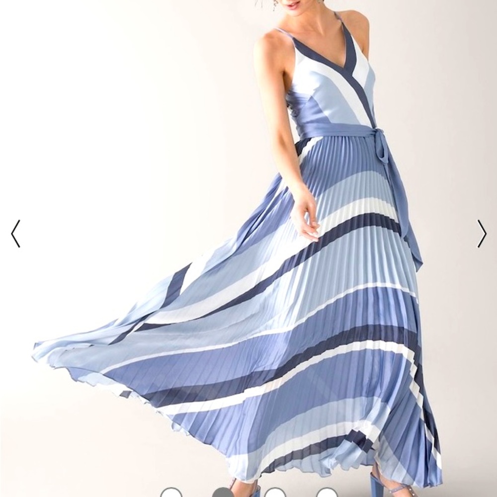 WHBM Gorgeous pleated silky dress